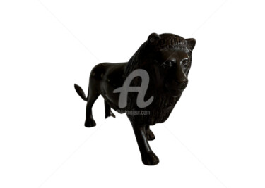 雕塑 标题为“Lion marche” 由Recyclage Design - Réanimateur D'Objets , 原创艺术品, 青铜