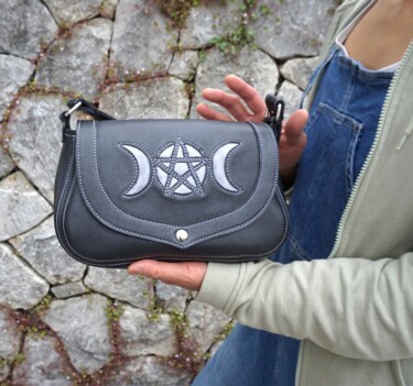 Design titled "Sac bandoulière de…" by Marieke Creation, Original Artwork, Accessories