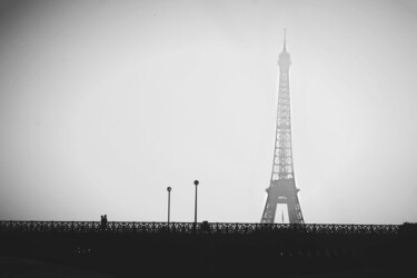 Tour Eiffel et pont Photographie intitulée "Tour Eiffel et pont" par Bruno Kattnig, Œuvre d'art originale, Photographie numérique