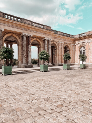 Arcade du petit Trianon vue d'ensemble Photographie intitulée "Arcade du petit Tri…" par Bruno Kattnig, Œuvre d'art originale, Photographie numérique