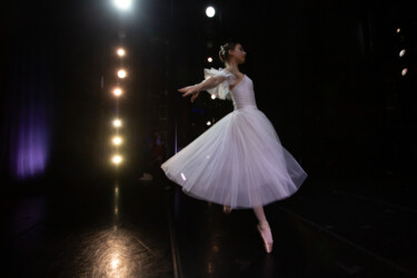 "A ballerina rehears…" başlıklı Fotoğraf Dmitrii Kiselev tarafından, Orijinal sanat, Dijital Fotoğrafçılık