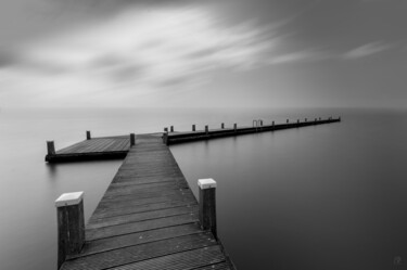 Photographie intitulée "The Hushed Lake 3" par Gijs Possel, Œuvre d'art originale, Photographie numérique