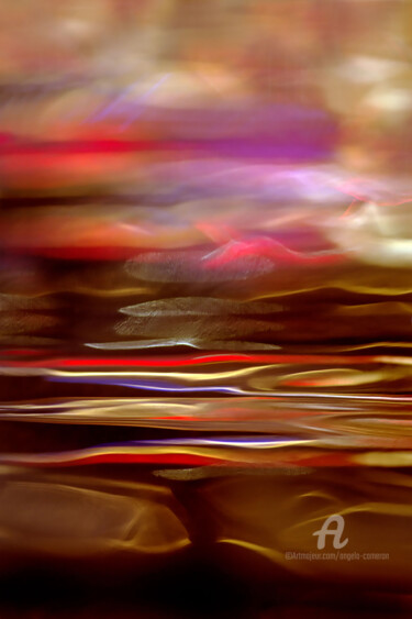 Photographie intitulée "ALLUREMENT I" par Angela Cameron, Œuvre d'art originale, Photographie manipulée