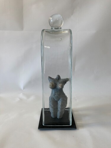 Sculptuur getiteld "What about freedom?" door Hubertine Langemeijer, Origineel Kunstwerk, Glas