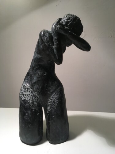 Sculpture titled "Timidité" by Alain Riguet, Original Artwork, Terra cotta