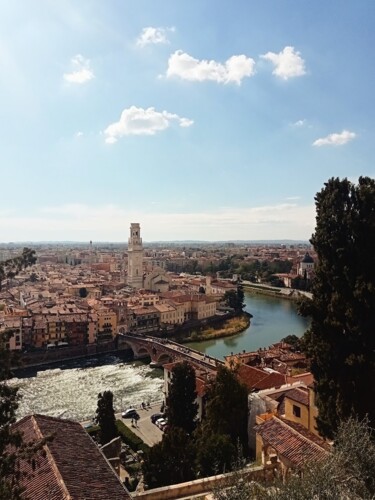 Fotografie getiteld "Verona" door İRem Akçalı, Origineel Kunstwerk, Gemanipuleerde fotografie