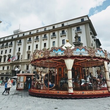 Fotografie getiteld "Carousel in Treviso" door İRem Akçalı, Origineel Kunstwerk, Gemanipuleerde fotografie