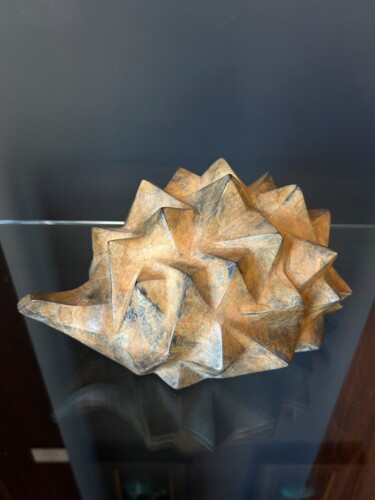 제목이 "The Hedgehog"인 조형물 Marie Ackers Sculpture Ackers로, 원작, 청동