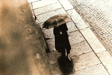 Photography titled "Frau mit Schirm" by Detlef B. Fischer, Original Artwork, Digital Photography