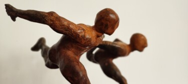 제목이 "FOTOFINISH"인 조형물 Víctor Gassó Arisa로, 원작, 청동