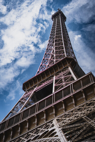 Photographie intitulée "La grandeur d'Eiffel" par Nitr0o, Œuvre d'art originale, Photographie numérique