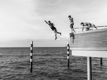 Fotografia intitulada "Flying boys 4" por Ori Junior, Obras de arte originais, Fotografia digital