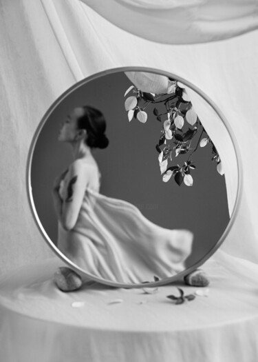 Photography titled "Into the Wind #3" by Xidong Luo, Original Artwork, Non Manipulated Photography