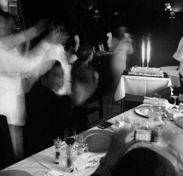 Fotografia intitolato "Festen n°1" da Luigi Pulgas-Lataste, Opera d'arte originale, Fotografia digitale Montato su Altro pan…