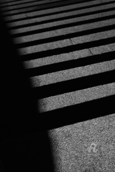 Photographie intitulée "Black or white stai…" par Vedesty, Œuvre d'art originale, Photographie numérique