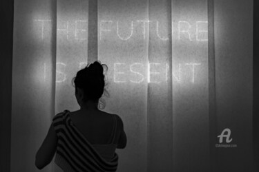 Photographie intitulée "The future is prese…" par Luca Sorato, Œuvre d'art originale, Photographie numérique
