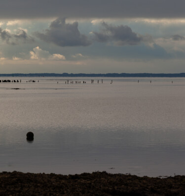 Solitude Maritime : Méditation sur le Bassin d'Arcachon Фотография под названием "Solitude Maritime :…" - Florent Baudy, Подлинное произведение искусства, Цифровая фотография