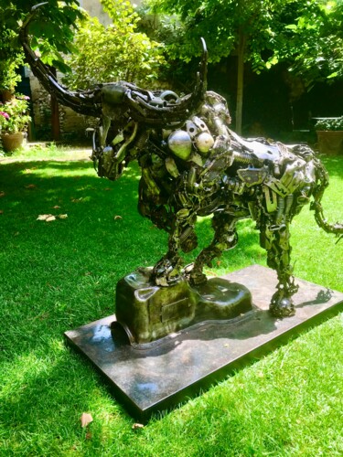 Sculpture intitulée "N'guni bull" par Roberto Vaccaro, Œuvre d'art originale, Acier inoxydable