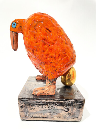 雕塑 标题为“Orange  Bird with G…” 由Nora Blazeviciute, 原创艺术品, 陶瓷