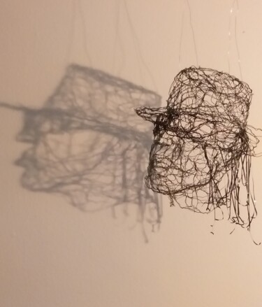 Skulptur mit dem Titel "Udo" von Susanne Jörgen, Original-Kunstwerk, Draht