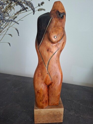 Scultura intitolato "buste feminin" da Alain Polydor, Opera d'arte originale, Legno