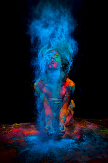 Fotografie getiteld "Blue smoke" door Gelu Stanculescu, Origineel Kunstwerk, Digitale fotografie