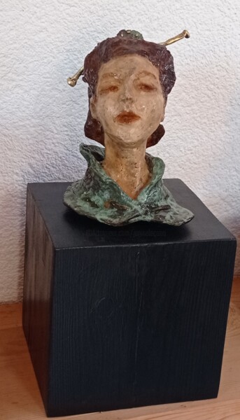 Sculpture titled "La Geisha" by Janine Le Cann, Original Artwork, Bronze