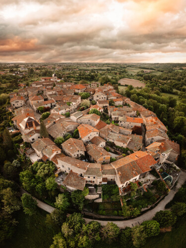 Photographie intitulée "Pérouges #1" par Loïc Cancade, Œuvre d'art originale, Photographie numérique