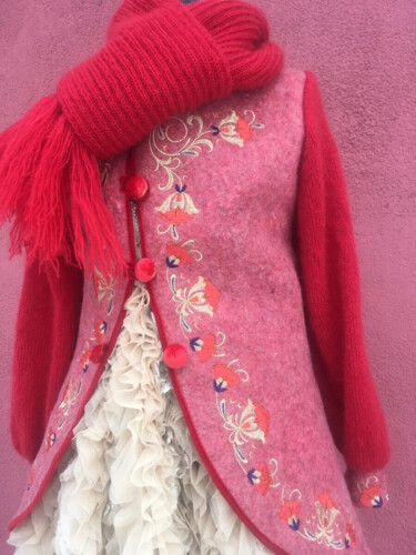 纺织艺术 标题为“Felt Jacket Festive…” 由Svetlana Dushina, 原创艺术品, 纺织纤维