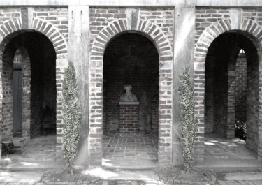 Poe Museum's Enchanted Garden: Bust "Poe Museum's Enchan…" başlıklı Fotoğraf Veronica Mclaren (Starina's Art) tarafından, Orijinal sanat, Fotoşoplu fotoğrafçılık