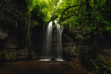 Photography titled "Cascade de la Gorge" by Pascal Servius, Original Artwork, Digital Photography Mounted on Cardboard
