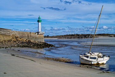 Port de Moguériec, marée basse en février. Photography titled "Port de Moguériec,…" by Thierry Martin, Original Artwork, Digital Photography