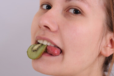 "Take a kiwi" başlıklı Fotoğraf Andreas Benz tarafından, Orijinal sanat, Dijital Fotoğrafçılık