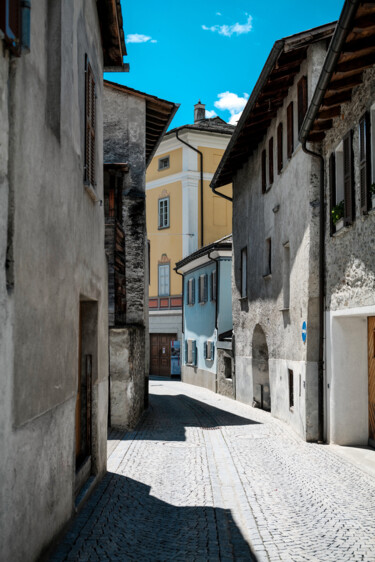 Quelque part au centre du village Grison de Poschiavo , Suis Photographie intitulée "Quelque part au cen…" par Sylvain Blanchoud, Œuvre d'art originale, Photographie numérique