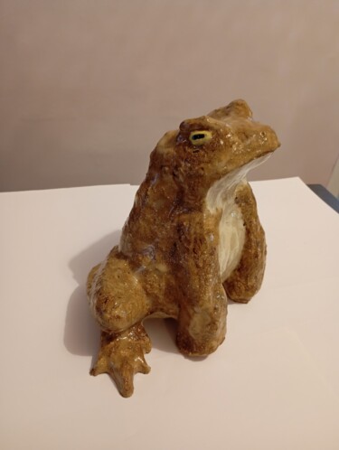 Sculpture titled "Crapaud miel" by Valentin Boudon, Original Artwork, Clay