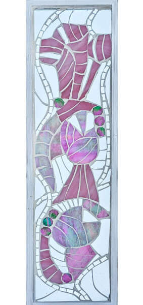 Skulptur mit dem Titel "Pink Tower" von Ruta Sevo, Original-Kunstwerk, Glas Auf Holzplatte montiert