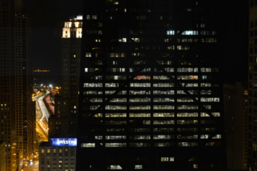 C51 - John Hancock Center by Night 제목이 "C51 - John Hancock…"인 사진 Charles Guy로, 원작, 조작되지 않은 사진 알루미늄에 장착됨