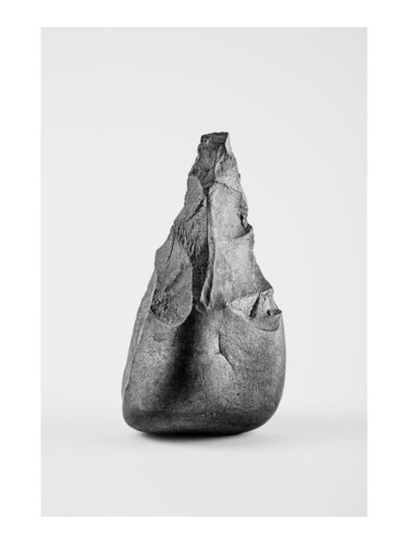 Photographie intitulée "Biface" par Francois Mauplot, Œuvre d'art originale, Photographie non manipulée