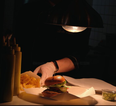 Photographie intitulée "TRUE BURGER KIEV" par Demos, Œuvre d'art originale, Photographie numérique