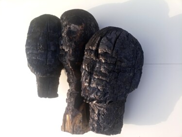 Skulptur mit dem Titel "but a cross of merit" von Jakob Spohn, Original-Kunstwerk, Holz