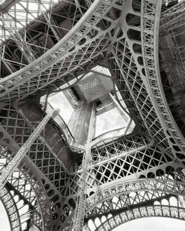 Φωτογραφία με τίτλο "LA TOUR EIFFEL ARCH…" από Valerie A., Αυθεντικά έργα τέχνης, Ψηφιακή φωτογραφία
