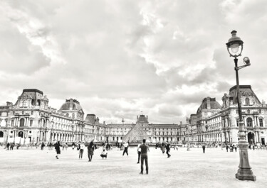 Photographie intitulée "LA PYRAMIDE DU LOUV…" par Valerie A., Œuvre d'art originale, Photographie numérique