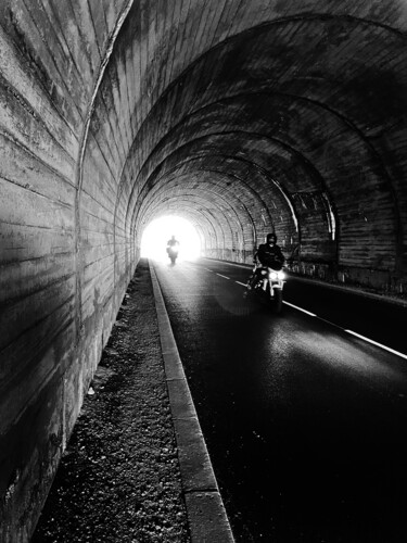 Photography titled "Dans le tunnel de l…" by Ambre Art, Original Artwork, Manipulated Photography