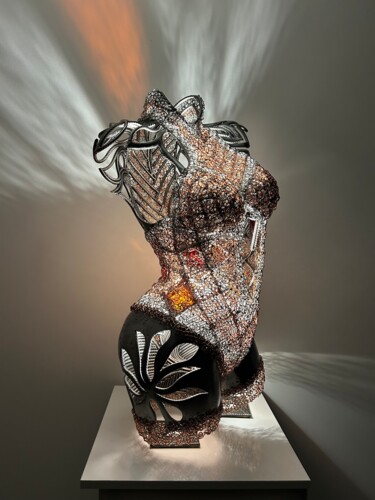 Scultura intitolato "AMBRE" da David Fabié, Opera d'arte originale, Metalli