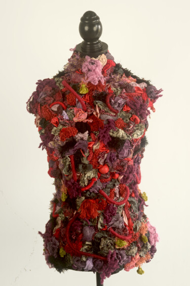 Art textile intitulée "Mannequin 1" par Catherine Hélie, Œuvre d'art originale, Tissu Monté sur Autre panneau rigide