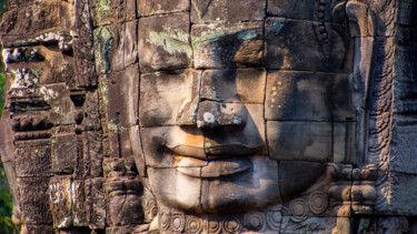 Фотография под названием "Angkor, peaceful fa…" - Michel Kergonna, Подлинное произведение искусства, Цифровая фотография Уст…