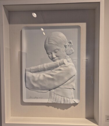 Sculptuur getiteld "연주자의 고민" door Jihoon Kim, Origineel Kunstwerk, Papier Gemonteerd op Houten paneel