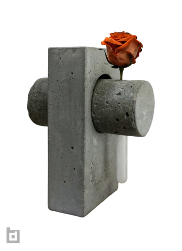 Скульптура под названием "TIEL BRUTALIST VASE…" - Paolo Castagna (Brutalist Design), Подлинное произведение искусства, цемент