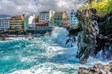 Edge of the City - Puerto de la Cruz - Photography "Edge of the City -…" başlıklı Fotoğraf Ron Kramer tarafından, Orijinal sanat, Dijital Fotoğrafçılık
