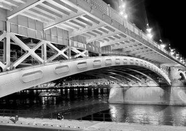 Fotografia intitulada "BUDAPEST DE NUIT" por Valerie A., Obras de arte originais, Fotografia digital